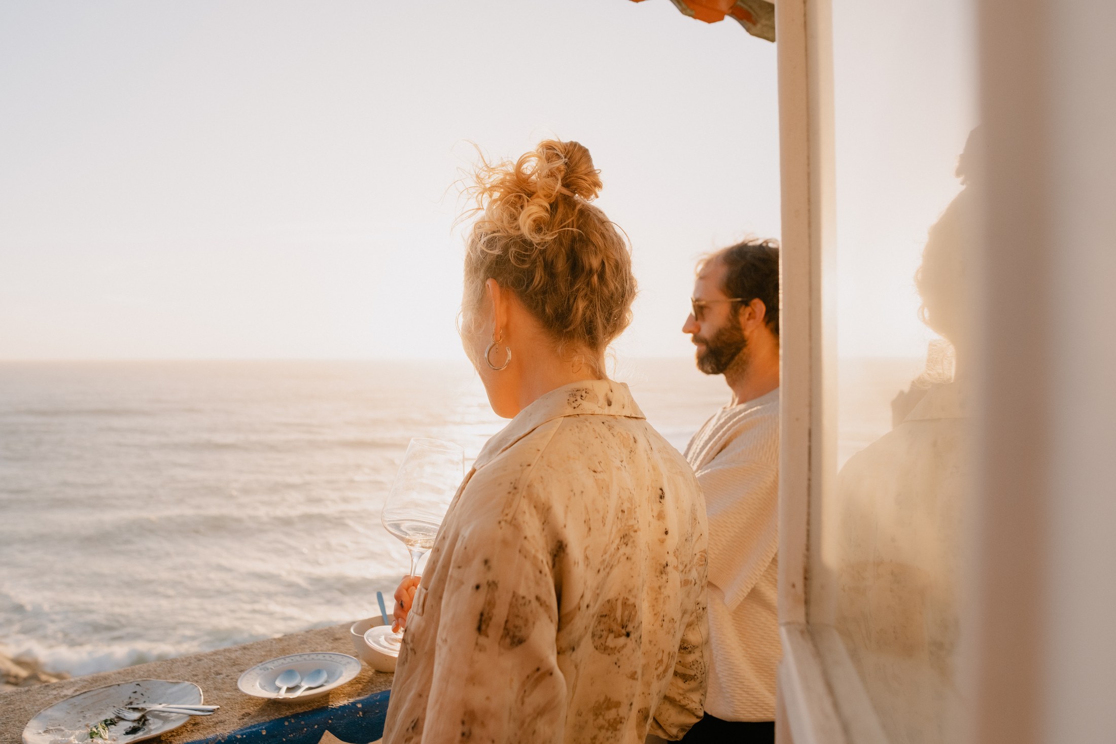A quiet moment facing the ocean